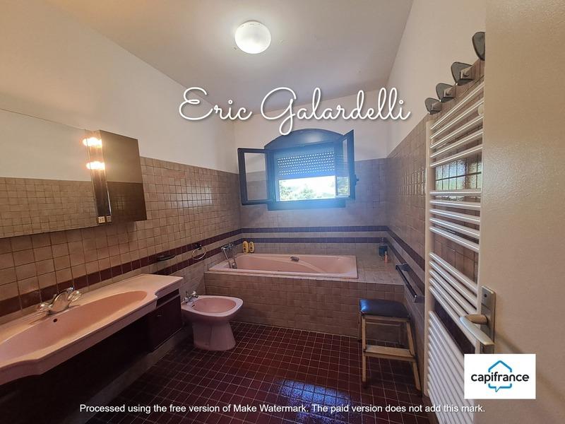 Maison - 328 m² - 12 pièces