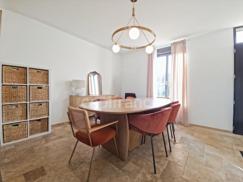 Maison - 200 m² - 7 pièces