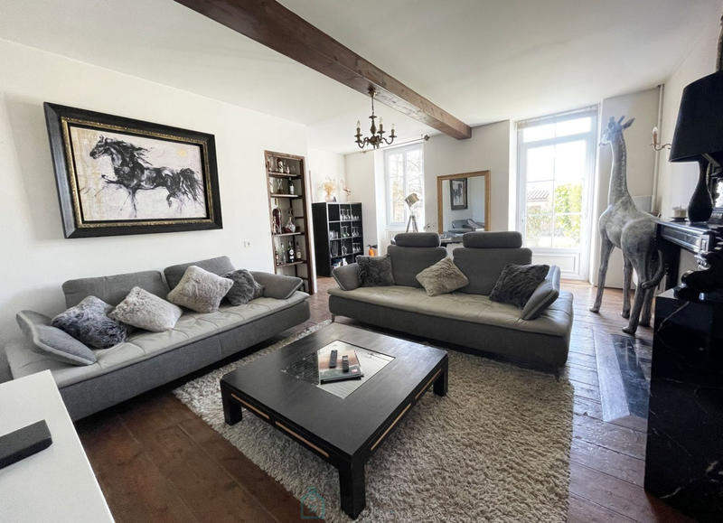 Maison - 200 m² - 7 pièces