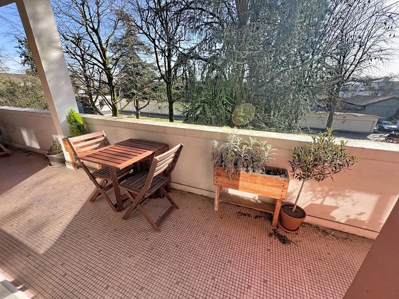 Appartement - 90 m² - 4 pièces