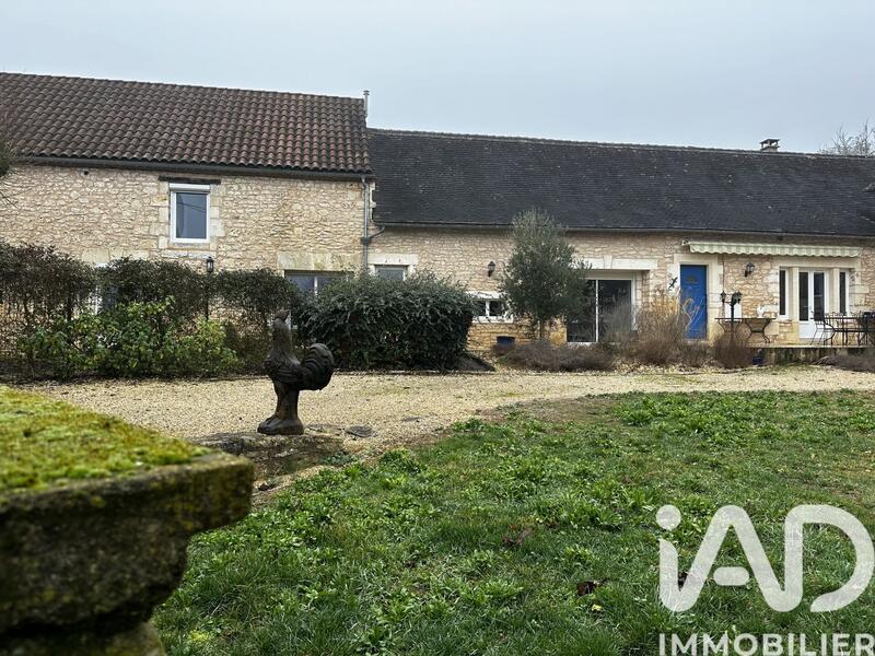 Maison - 300 m² - 8 pièces