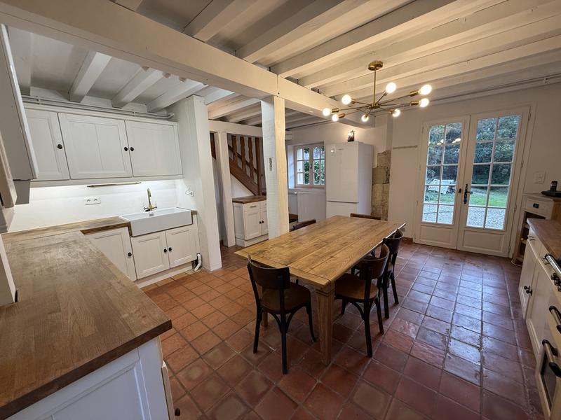 Maison traditionnelle - 180 m² - 5 pièces