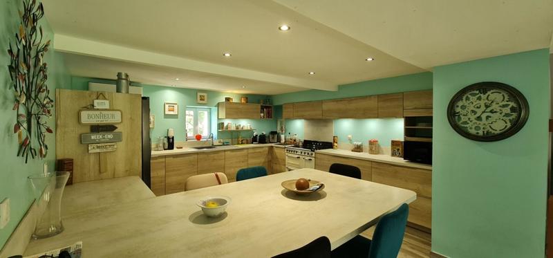 Maison - 210 m² - 10 pièces