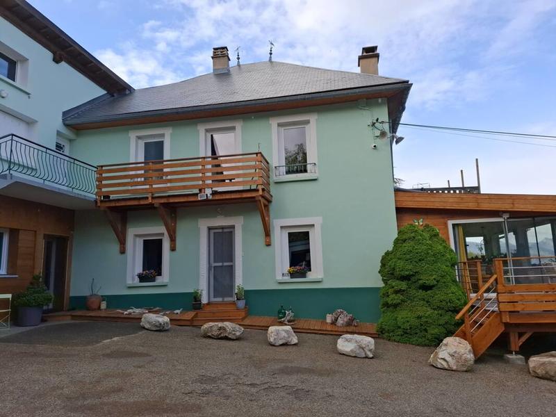 Propriété - 409 m² - 21 pièces