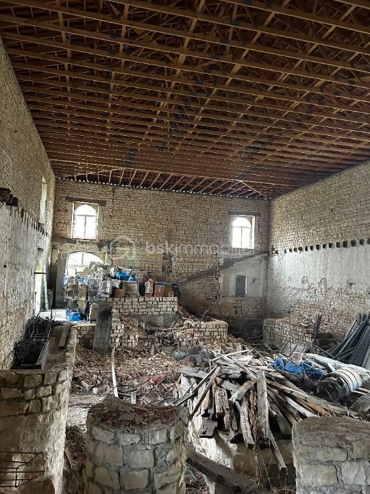 Grange - 250 m² - 2 pièces