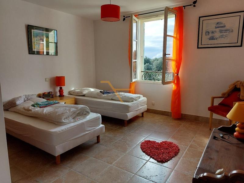 Villa - 237 m² - 7 pièces