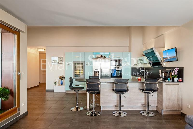 Appartement - 90 m² - 4 pièces