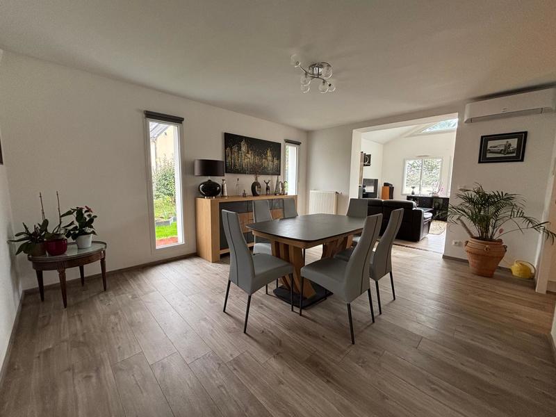 Maison - 174 m² - 8 pièces