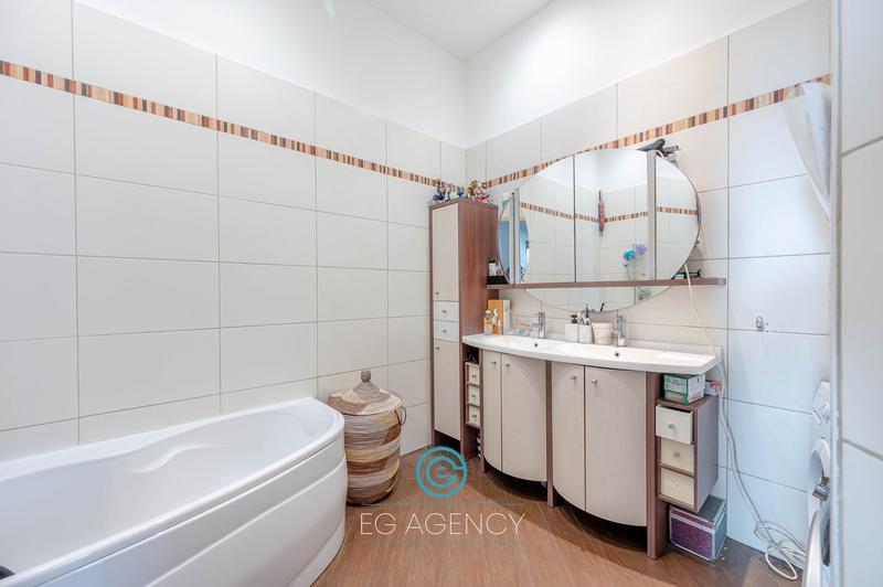 Appartement - 100 m² - 5 pièces