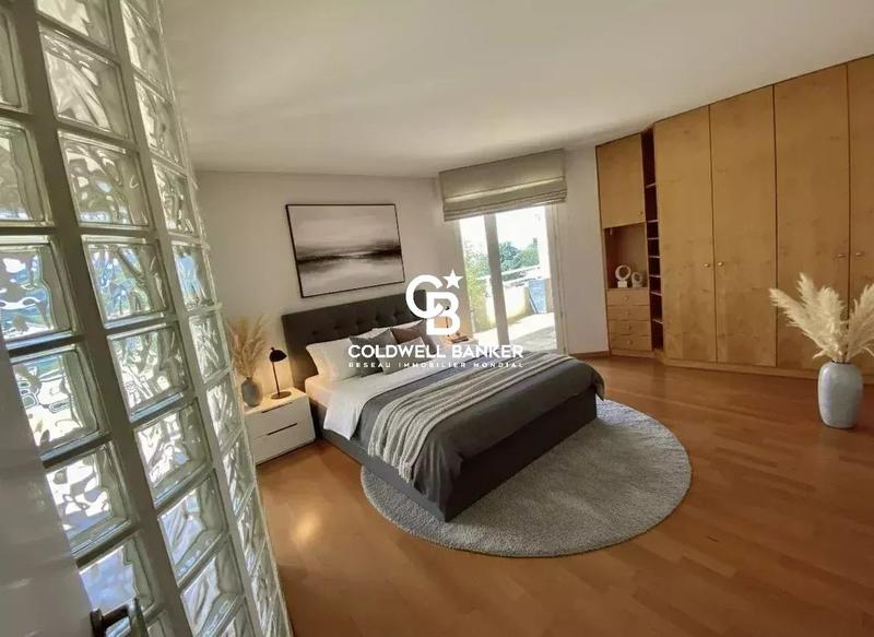 Appartement - 177 m² - 5 pièces