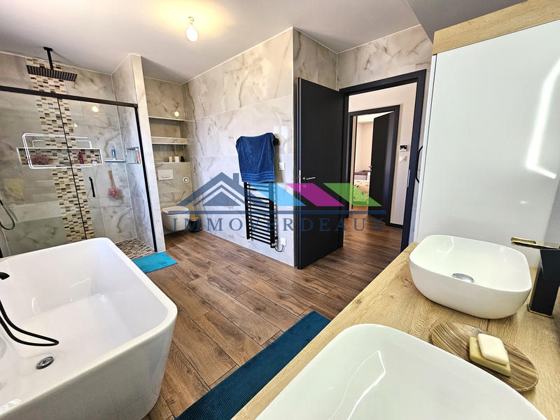 Maison - 176 m² - 6 pièces