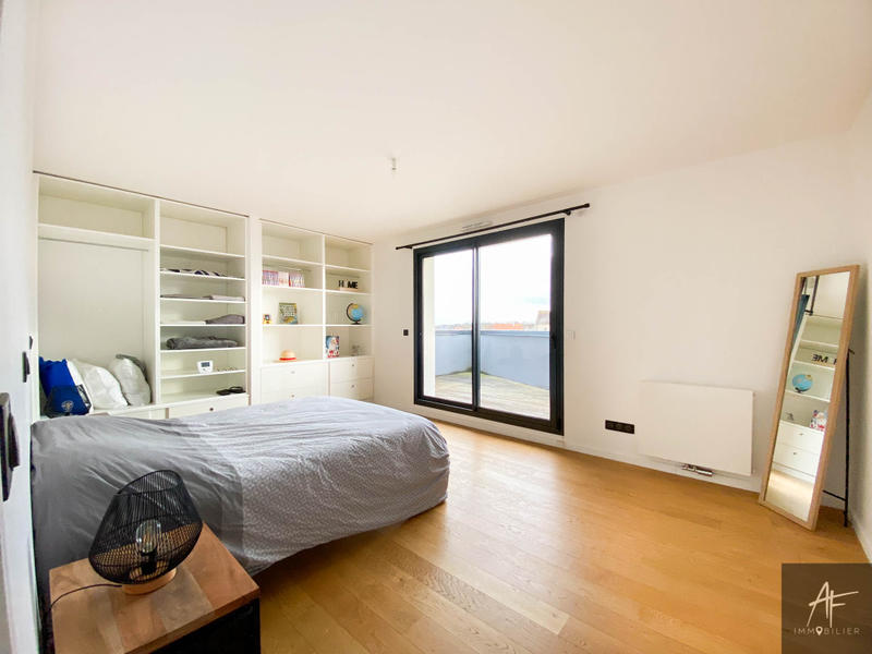 Villa - 320 m² - 8 pièces