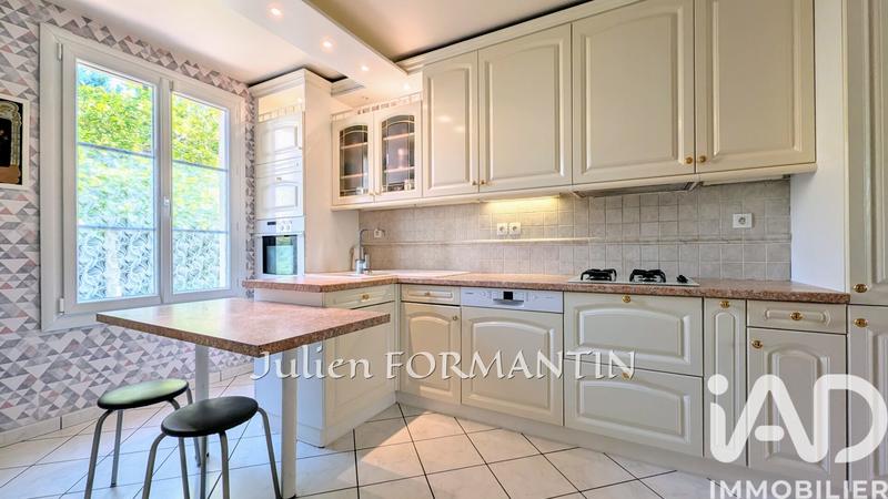 Maison - 140 m² - 5 pièces