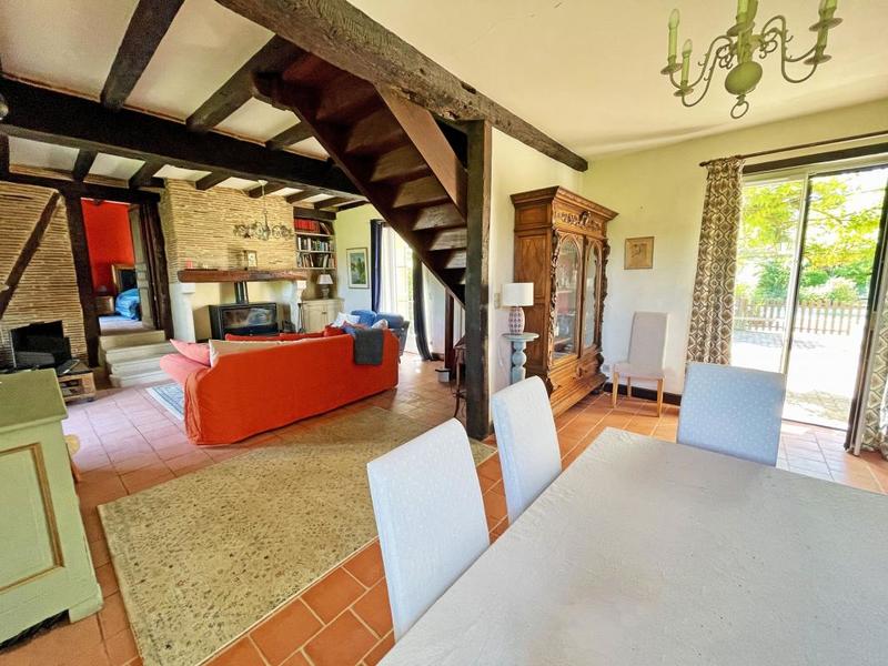 Maison en pierre - 232 m² - 7 pièces