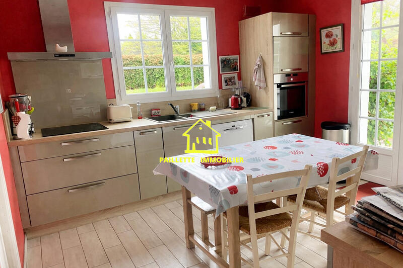 Maison - 212 m² - 8 pièces