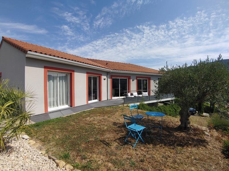Maison - 140 m² - 5 pièces