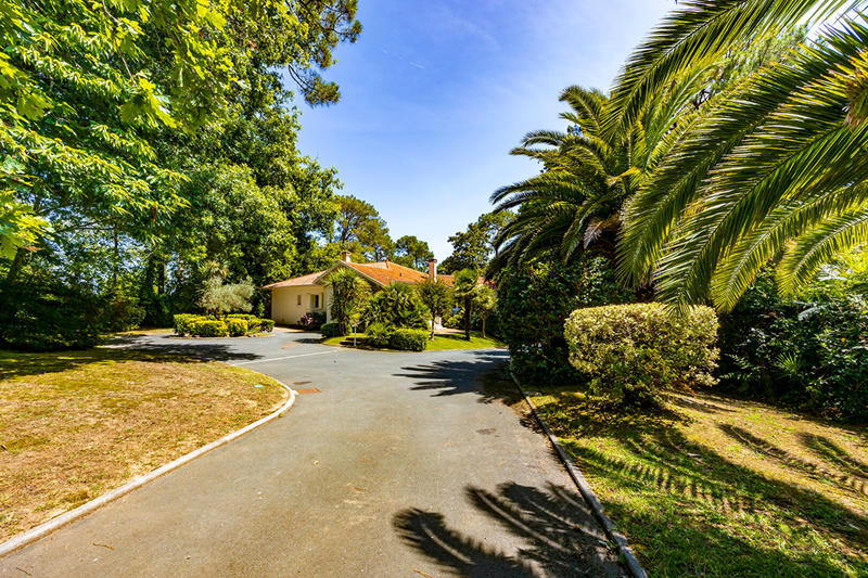 Villa - 255 m² - 6 pièces