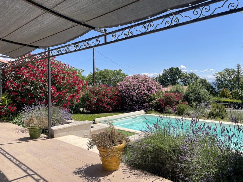 Villa - 239 m² - 8 pièces