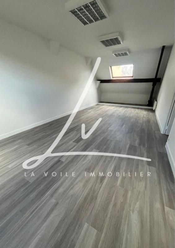 Bureau - 143 m² - 5 pièces