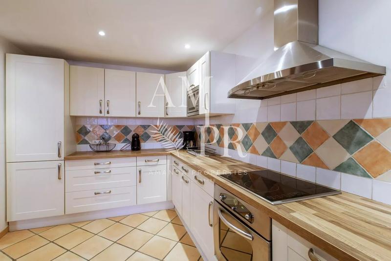 Appartement - 100 m² - 2 pièces