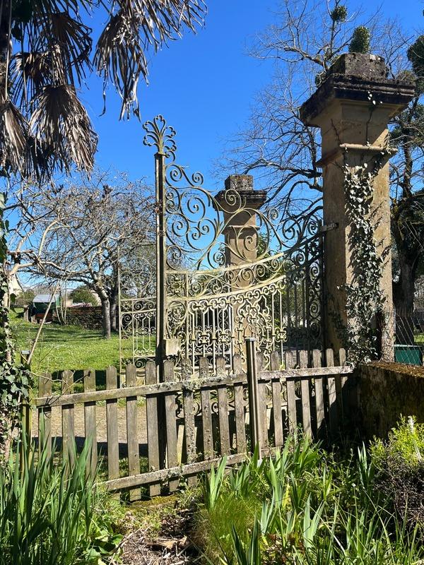 Maison - 216 m² - 8 pièces