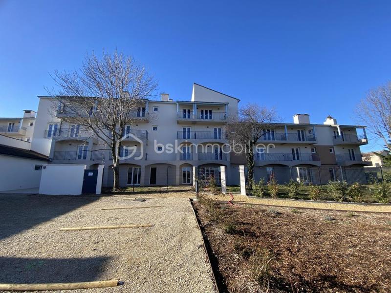 Appartement - 64 m² - 2 pièces