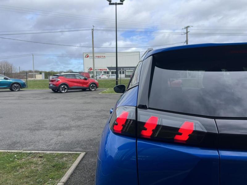 Peugeot 2008 1.2i 130 ch Allure Pack