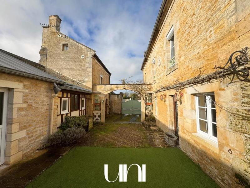 Maison - 190 m² - 9 pièces