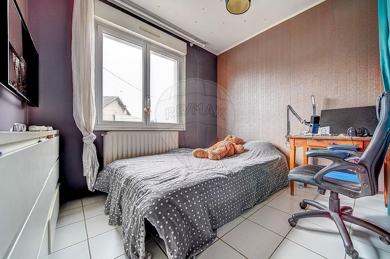 Maison - 104 m² - 4 pièces