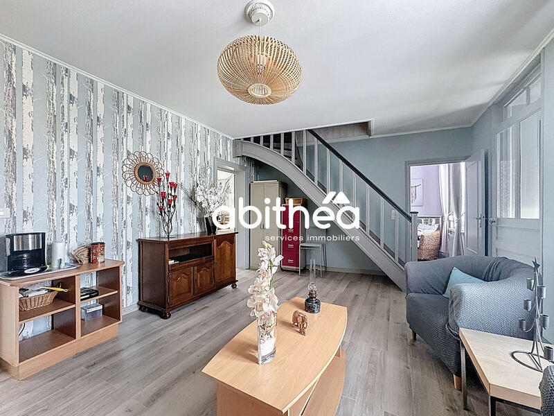 Maison - 183 m² - 8 pièces