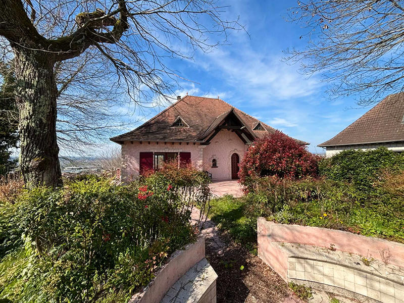 Maison - 188 m² - 7 pièces