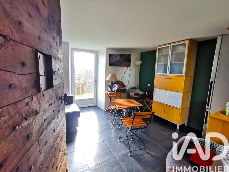 Maison - 305 m² - 10 pièces