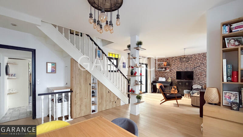 Maison - 151 m² - 6 pièces