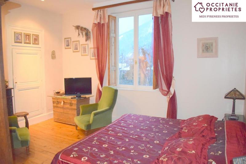 Propriété - 284 m² - 10 pièces