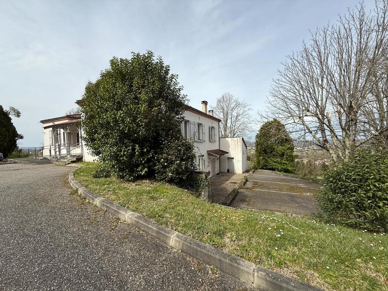 Maison - 550 m² - 20 pièces
