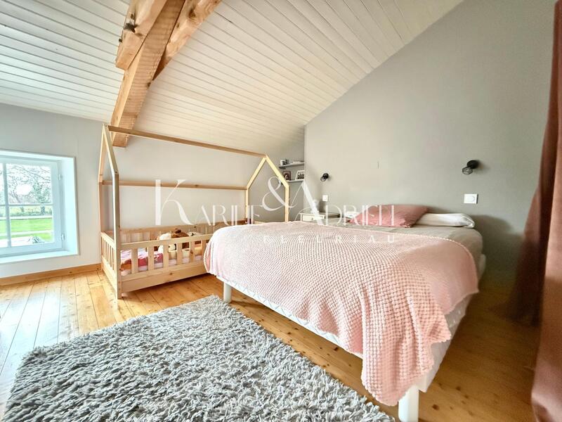 Maison - 210 m² - 6 pièces