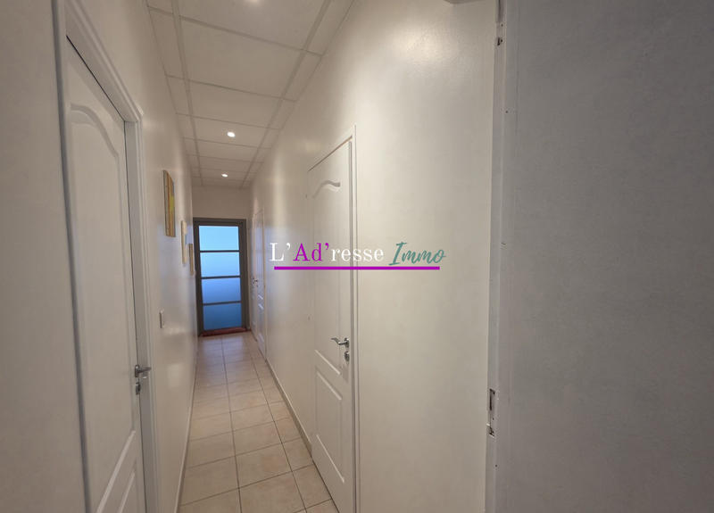 Maison - 221 m² - 10 pièces