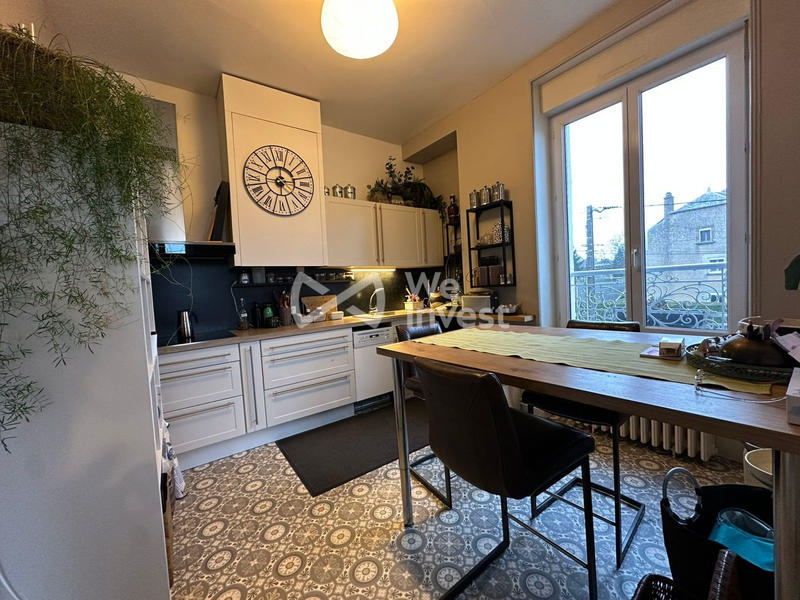 Maison - 247 m² - 10 pièces