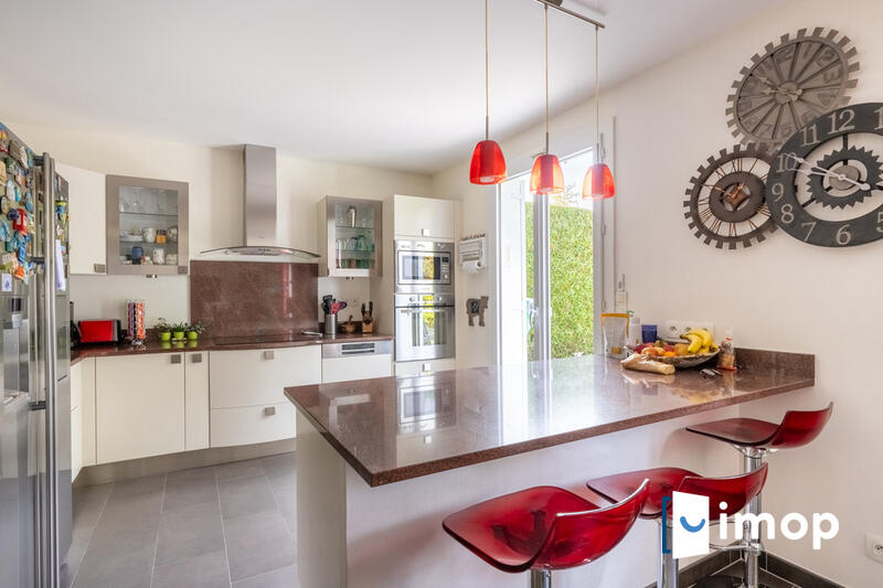 Maison - 140 m² - 7 pièces