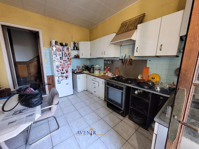 Maison - 225 m² - 10 pièces