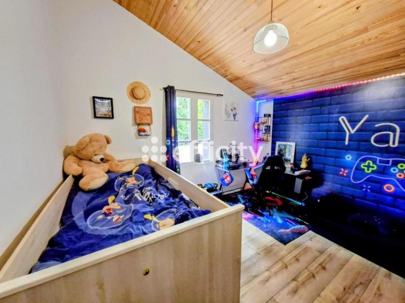 Demeure - 262 m² - 12 pièces