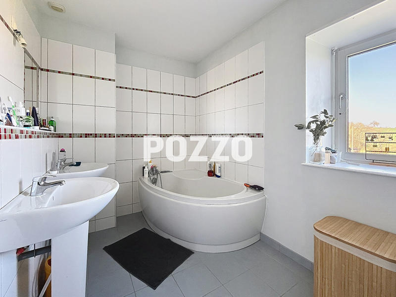 Maison - 121 m² - 5 pièces