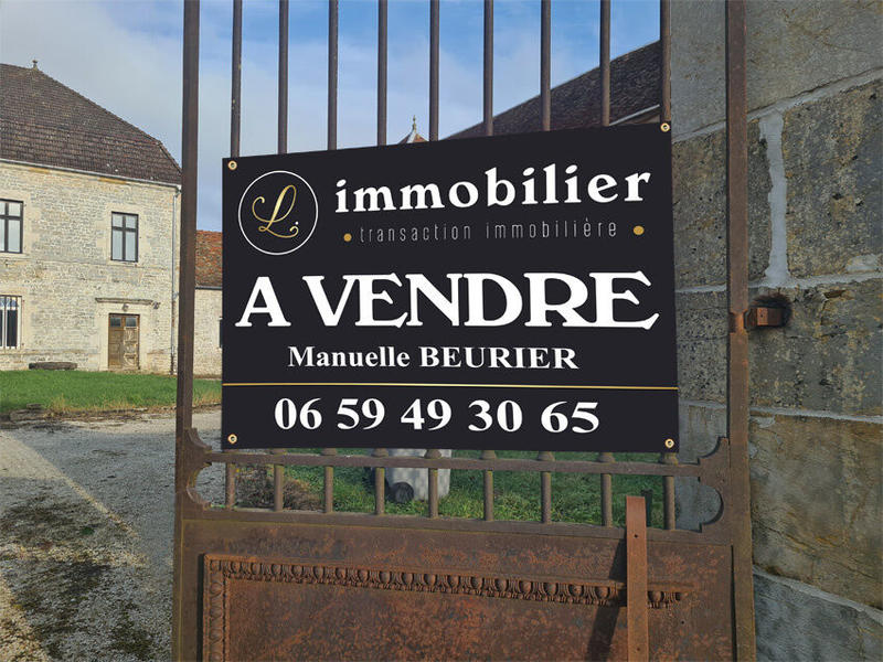 Propriété - 1 400 m² - 23 pièces