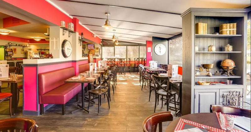 Fonds de commerce - 827 m²