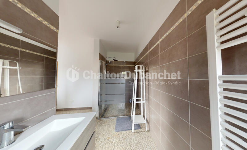 Maison - 213 m² - 7 pièces
