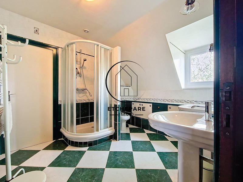 Maison - 167 m² - 6 pièces