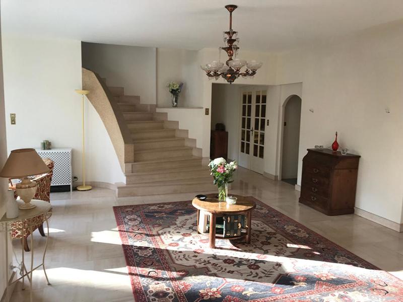 Villa - 280 m² - 9 pièces