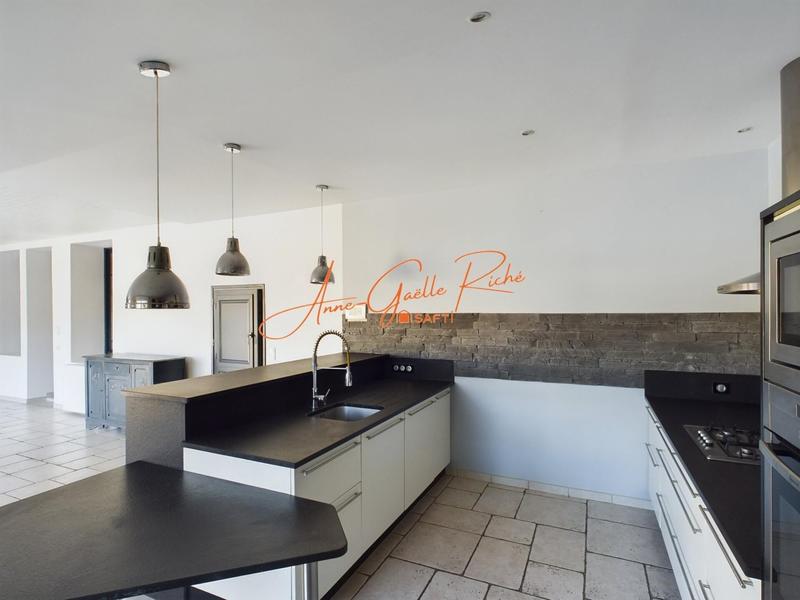 Maison - 186 m² - 6 pièces