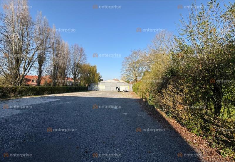 Local d'activité / Entrepôt - 600 m²