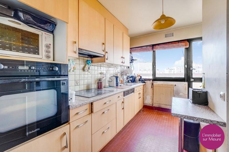 Appartement - 85 m² - 5 pièces